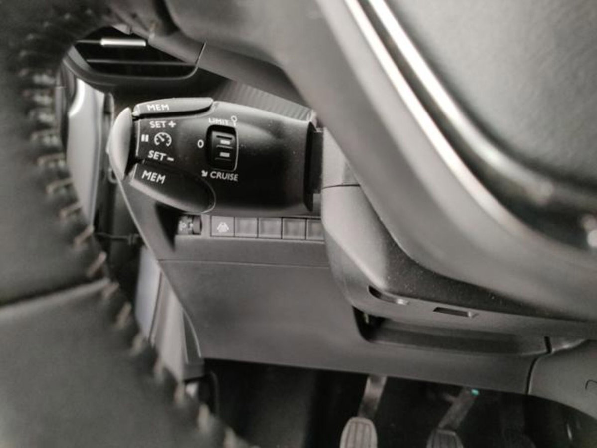 Peugeot 208 1.2 puretech Active s&s 75cv (6)