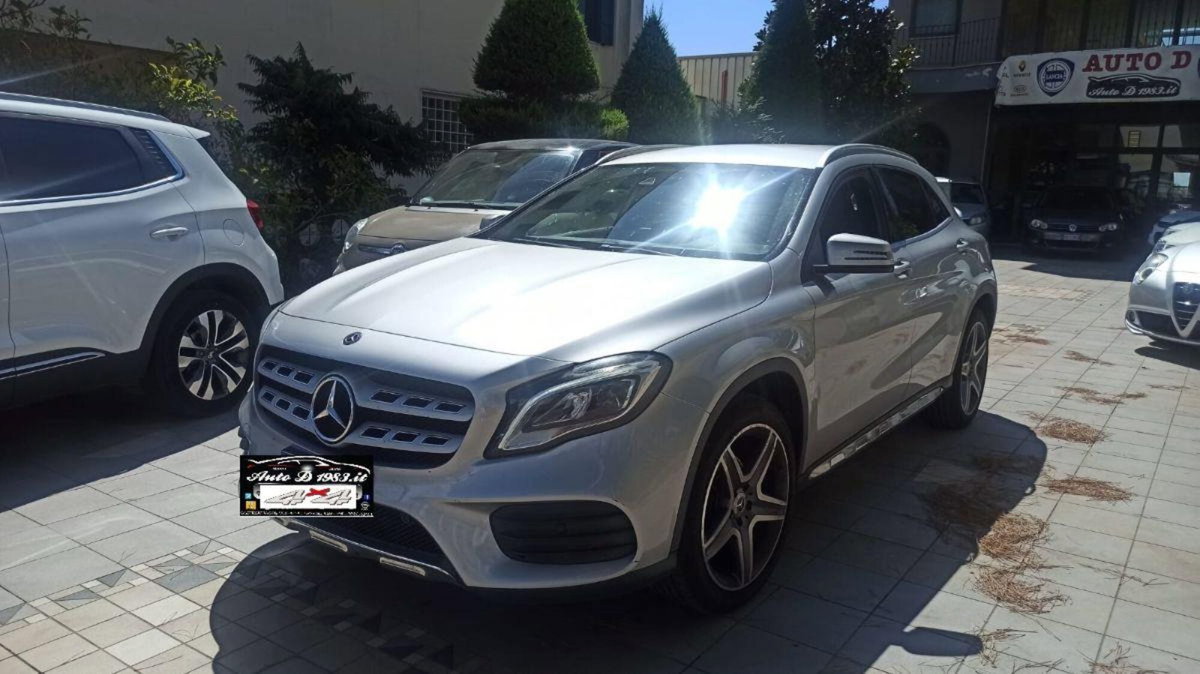 Mercedes-Benz GLA SUV 220 d Automatic 4Matic Premium (5)