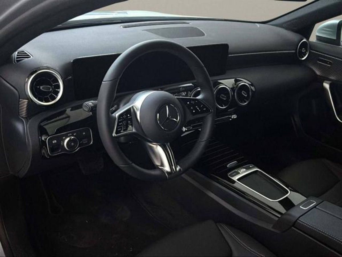 Mercedes-Benz Classe A Sedan 180 d Progressive Advanced Plus auto (18)