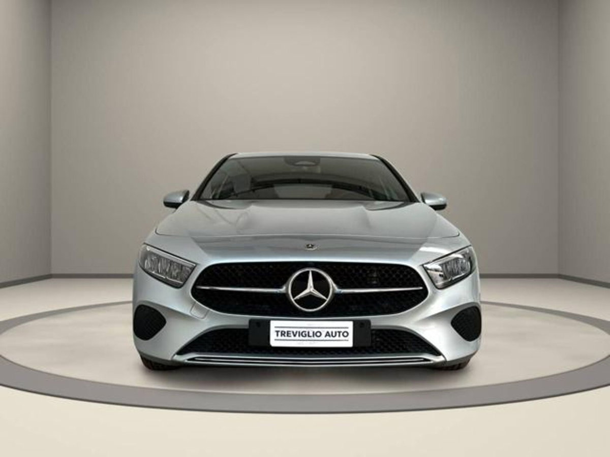 Mercedes-Benz Classe A Sedan 180 d Progressive Advanced Plus auto (2)