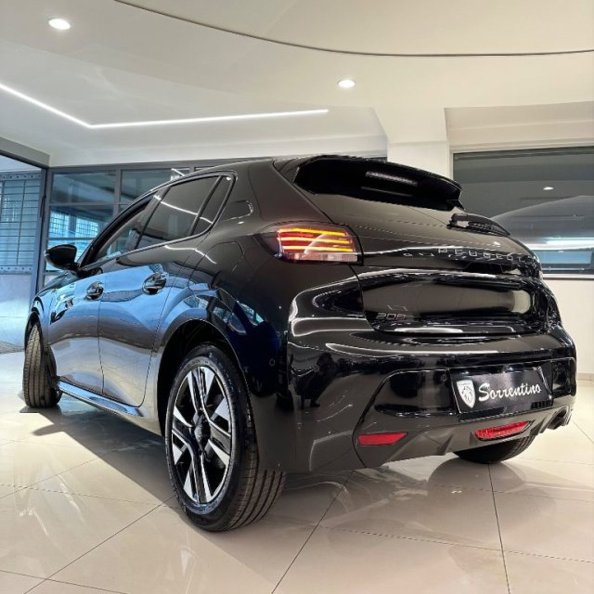 Peugeot 208 1.2 puretech Active s&s 100cv (9)
