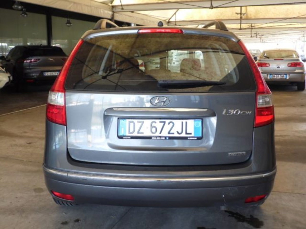 Hyundai i30 Station Wagon 1.6 CRDi VGT 16V 115CV Active (3)