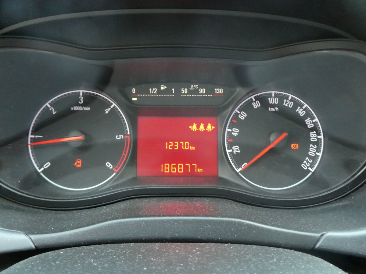 Opel Corsa 1.3 CDTI 5 porte (13)