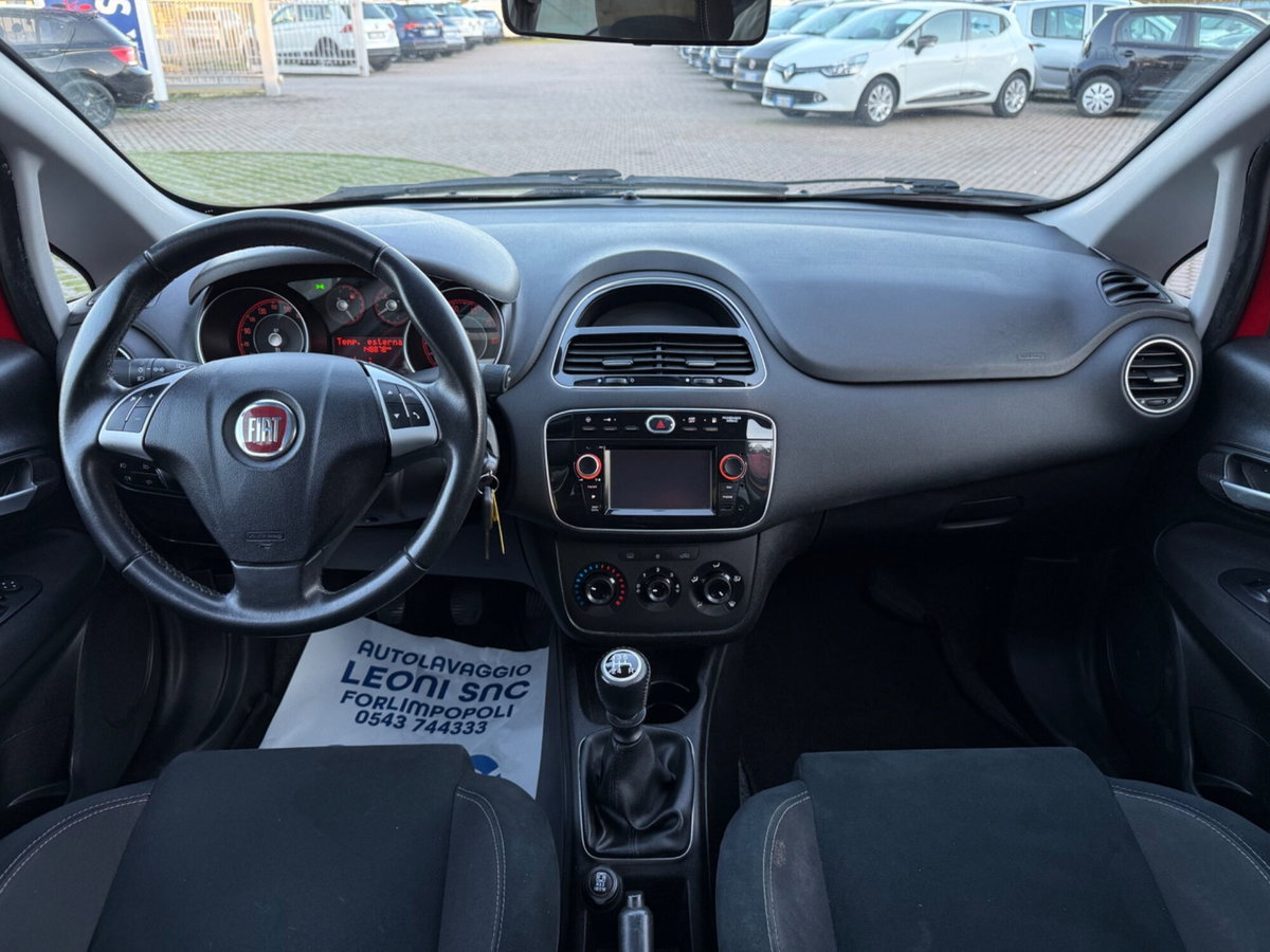 Fiat Punto 1.4 8V 5 porte Natural Power Virgin Radio (11)