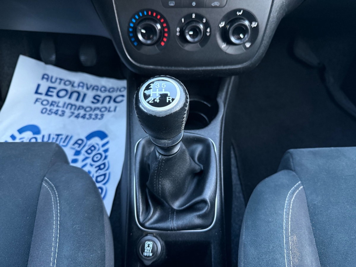 Fiat Punto 1.4 8V 5 porte Natural Power Virgin Radio (13)