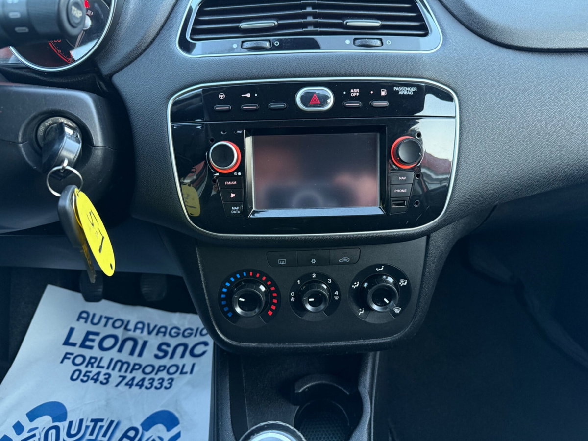 Fiat Punto 1.4 8V 5 porte Natural Power Virgin Radio (14)