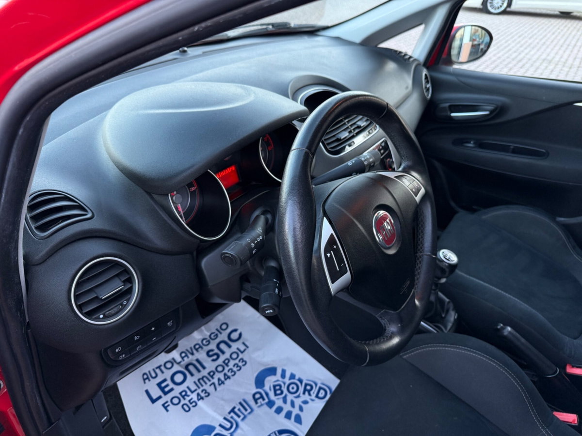 Fiat Punto 1.4 8V 5 porte Natural Power Virgin Radio (16)