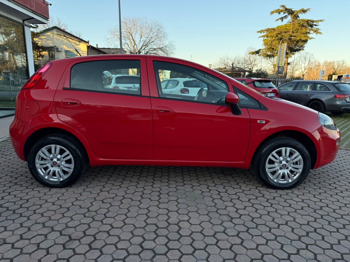 Fiat Punto 1.4 8V 5 porte Natural Power Virgin Radio (3)