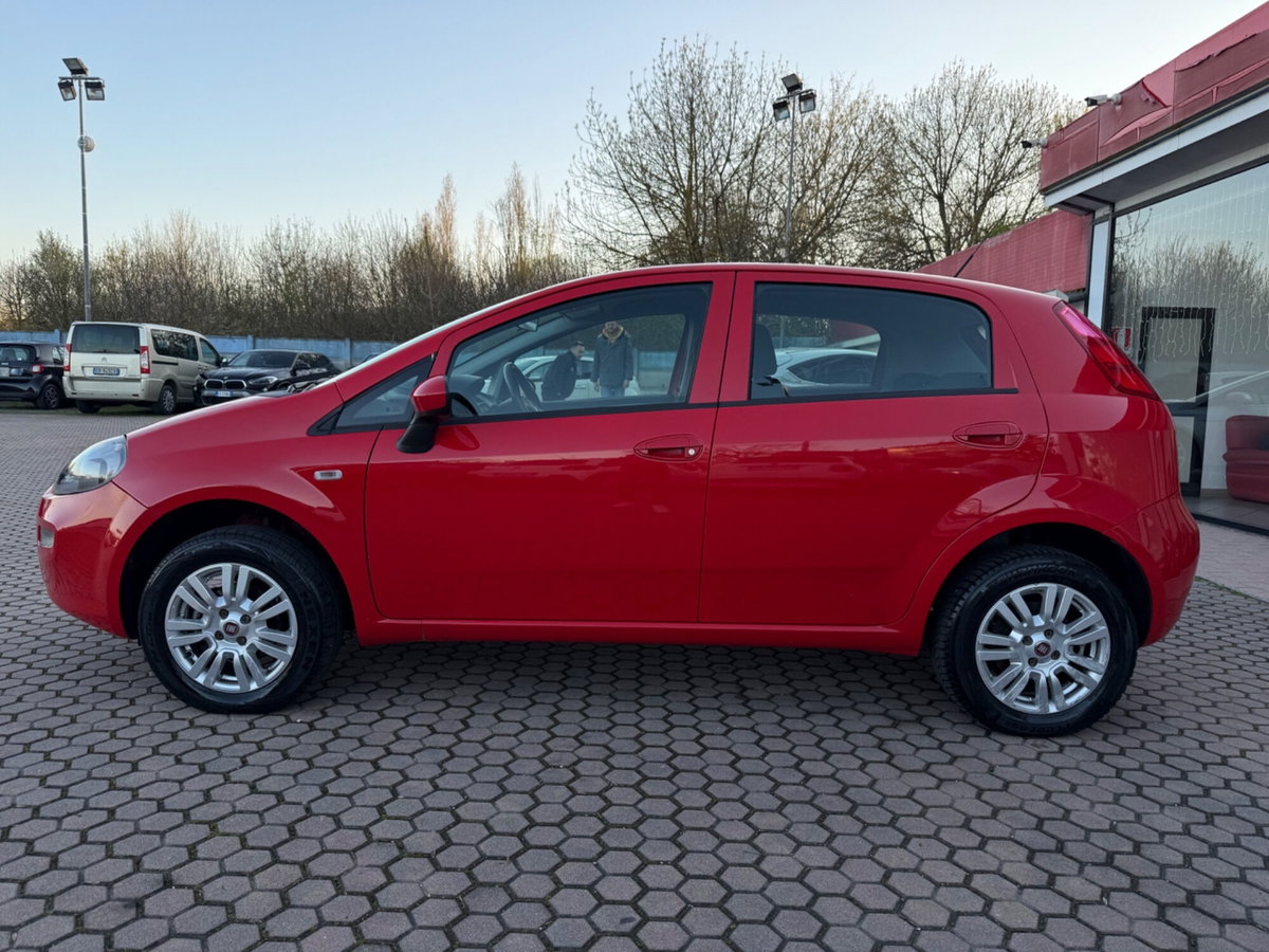 Fiat Punto 1.4 8V 5 porte Natural Power Virgin Radio (4)