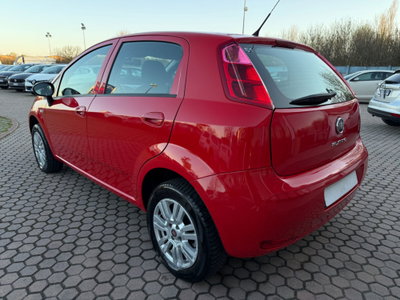Fiat Punto 1.4 8V 5 porte Natural Power Easy (8)