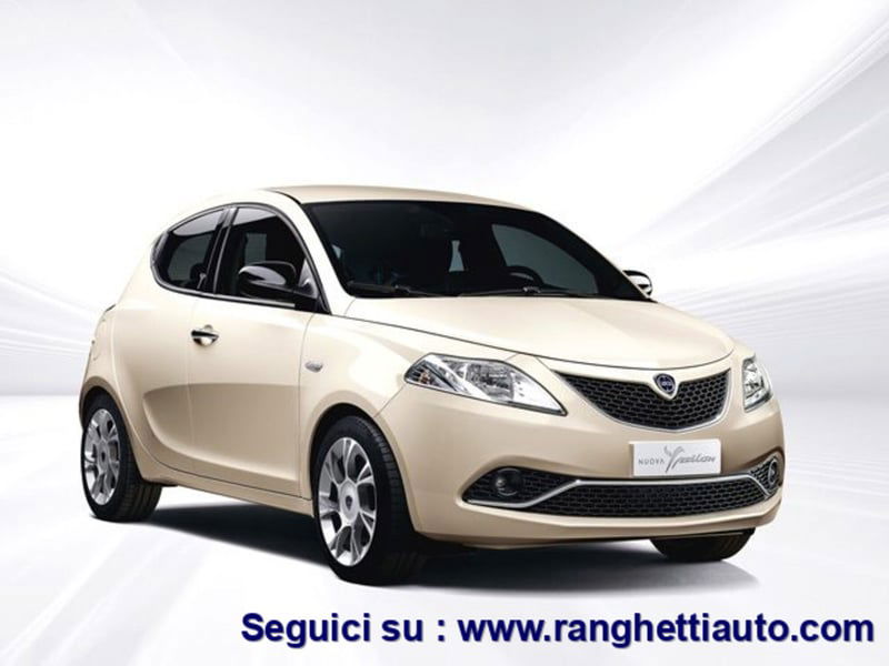 Lancia Ypsilon 1.0 FireFly 5 porte S&S Hybrid Ecochic Silver