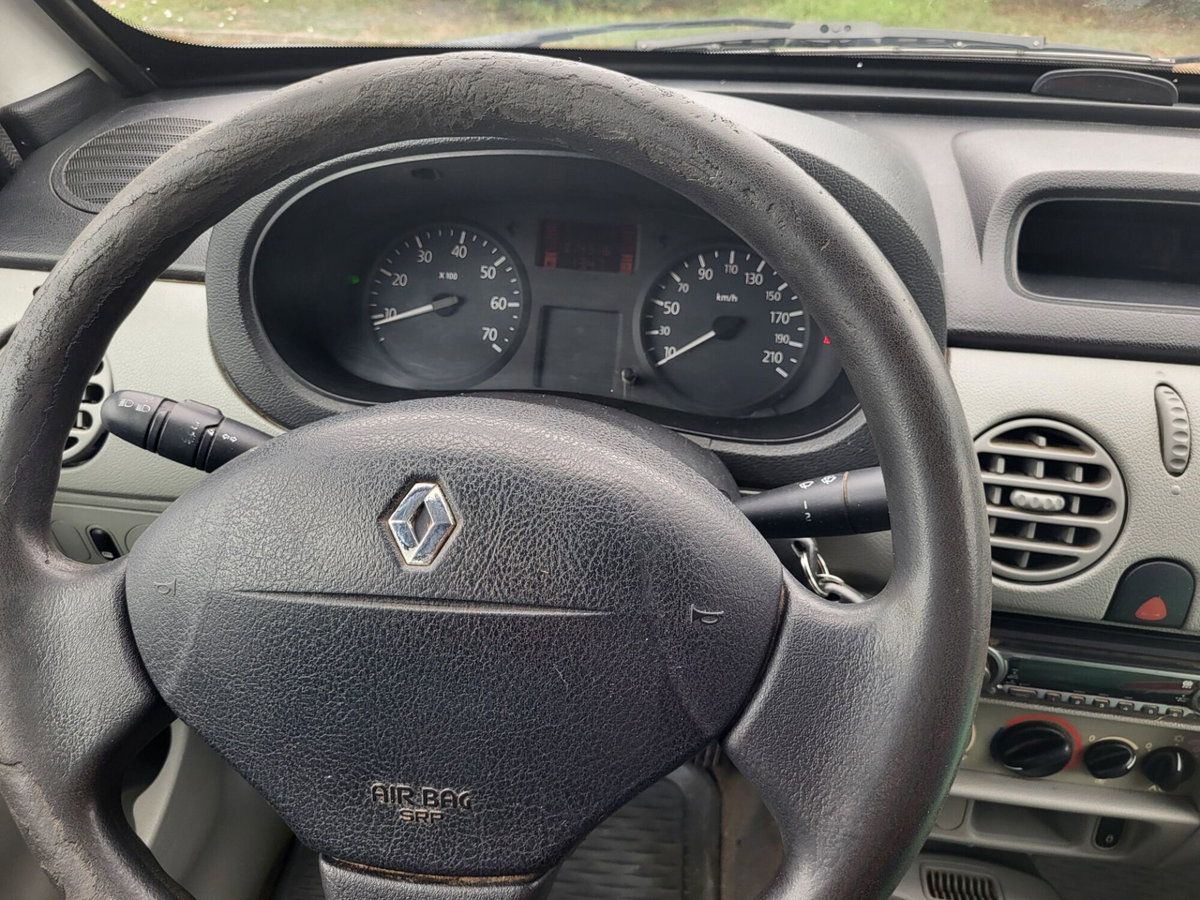 Renault Kangoo 1.5 dCi/70CV 4p. Pack (12)