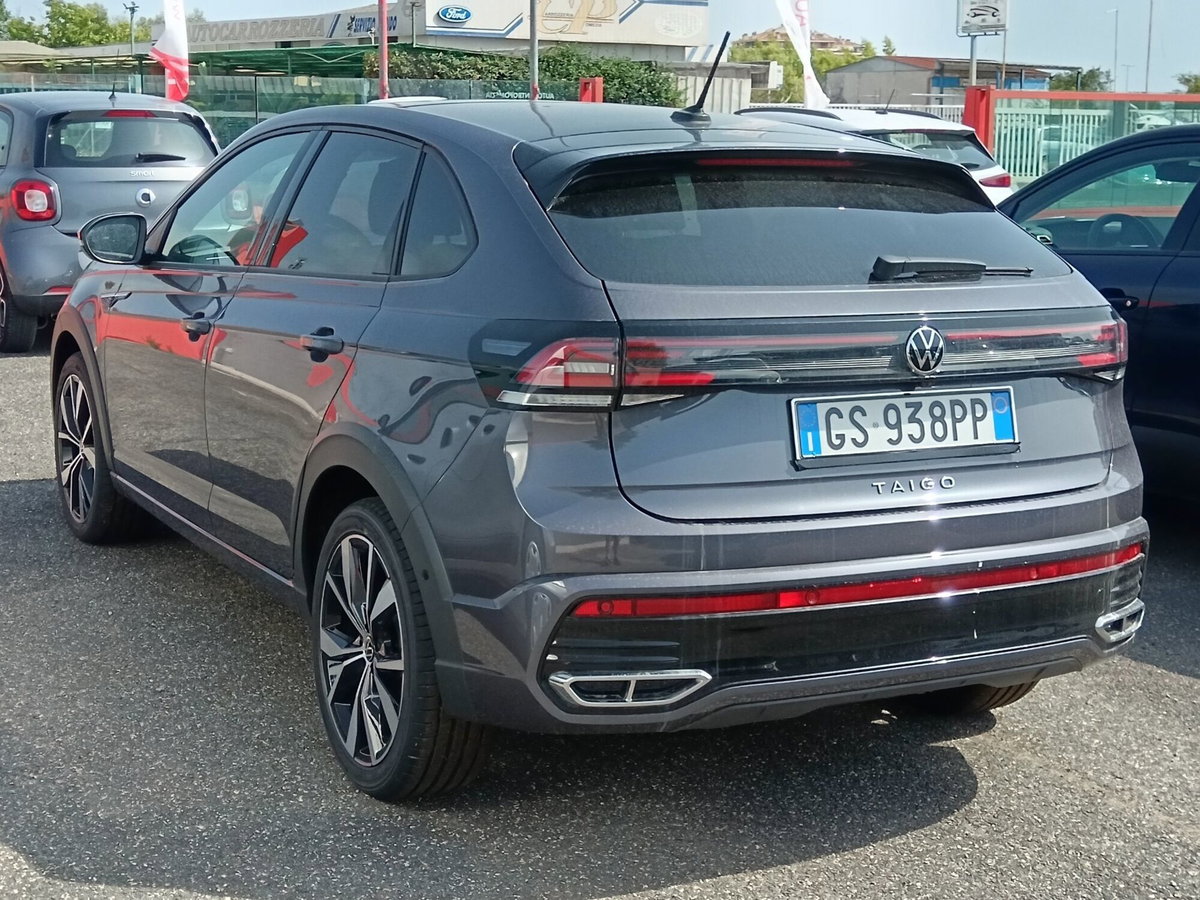 Volkswagen Taigo 1.0 tsi R-Line 115cv (4)
