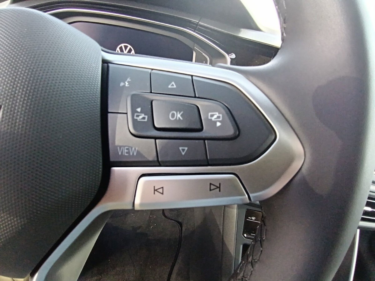 Volkswagen Taigo 1.0 tsi R-Line 115cv (9)