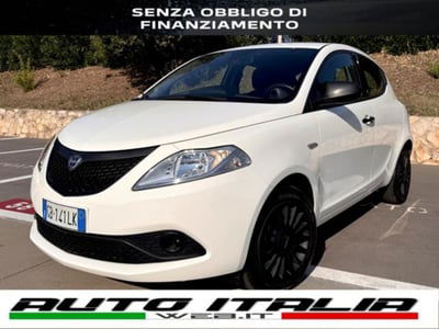 Lancia Ypsilon 1.0 FireFly 5 porte S&S Hybrid Ecochic A. Ferretti usata