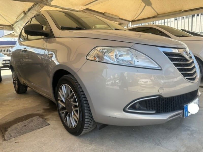 Lancia Ypsilon 1.2 69 CV 5 porte Platinum