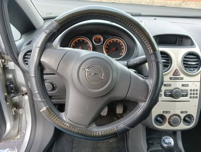 Opel Corsa 1.2 80CV 5 porte GPL-TECH Club (9)