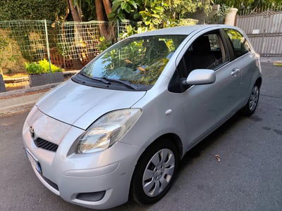 Toyota Yaris 1.0 3 porte usata