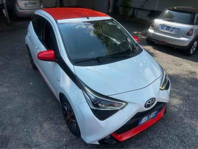 Toyota Aygo Connect 1.0 VVT-i 72 CV 5 porte x-wave orange usata