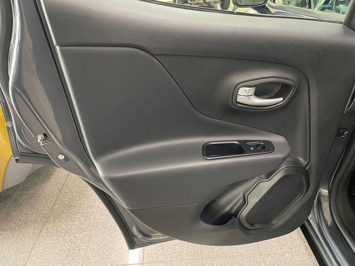 Jeep Renegade 1.5 Turbo T4 MHEV Limited (10)