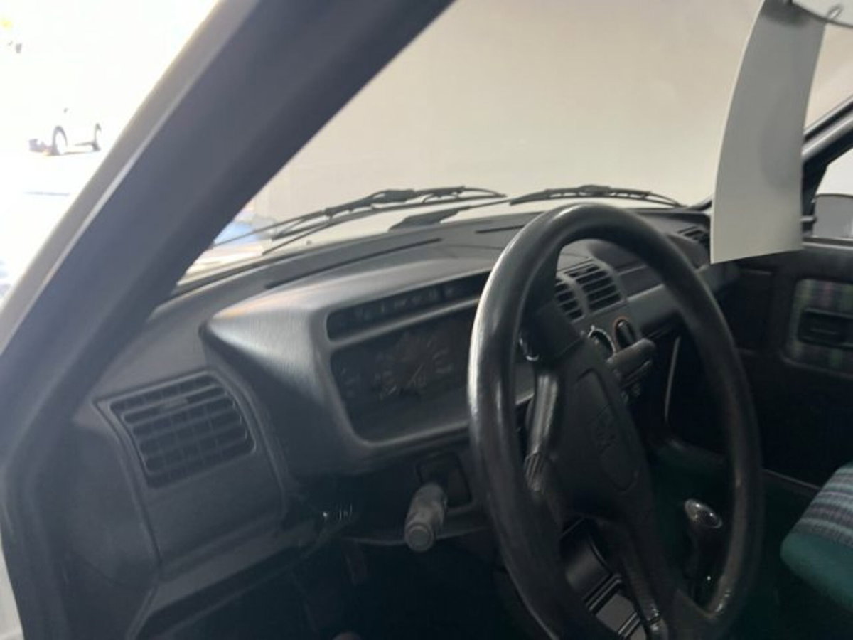 Peugeot 205 5 porte Open (8)