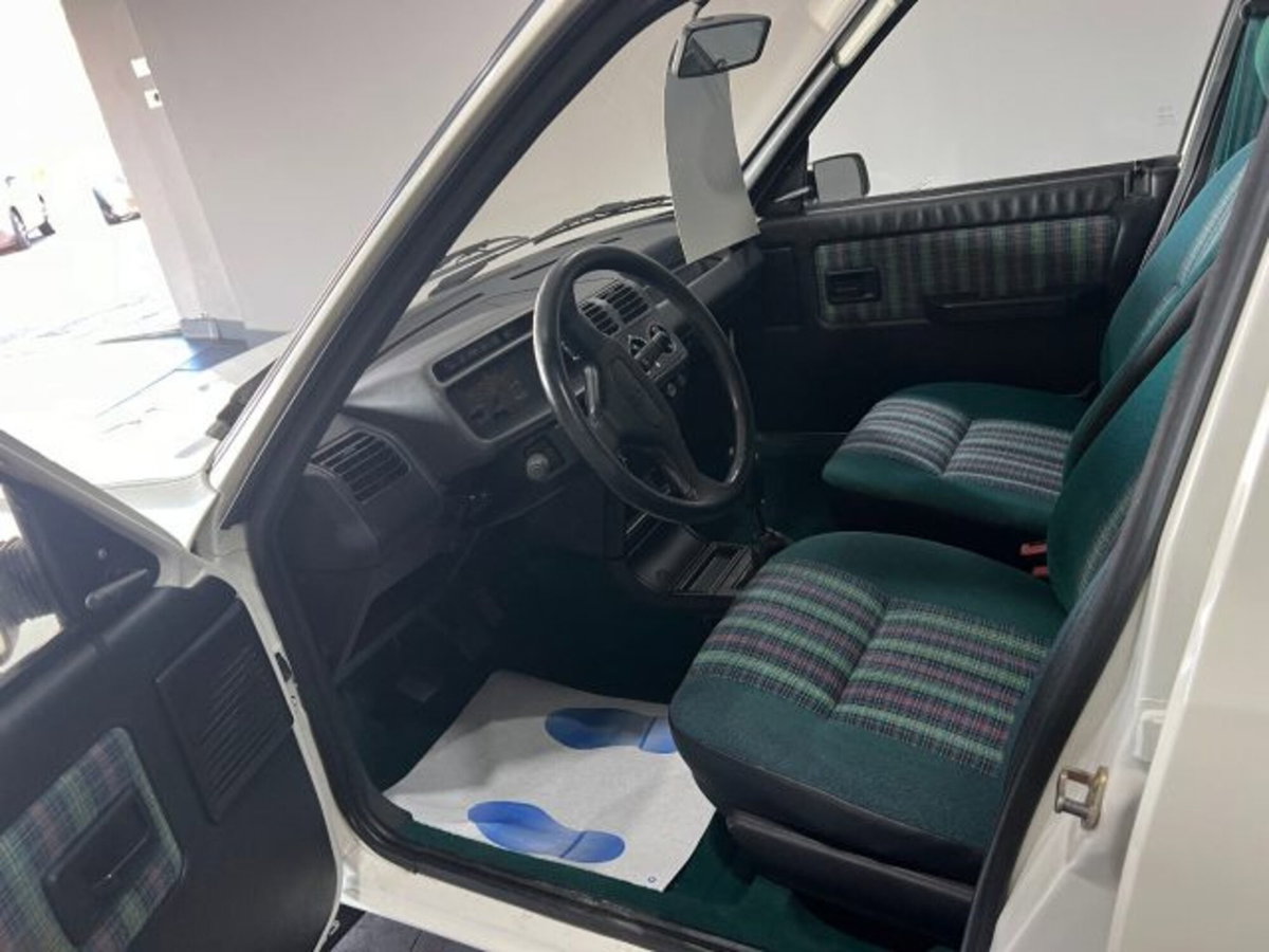 Peugeot 205 5 porte Open (7)