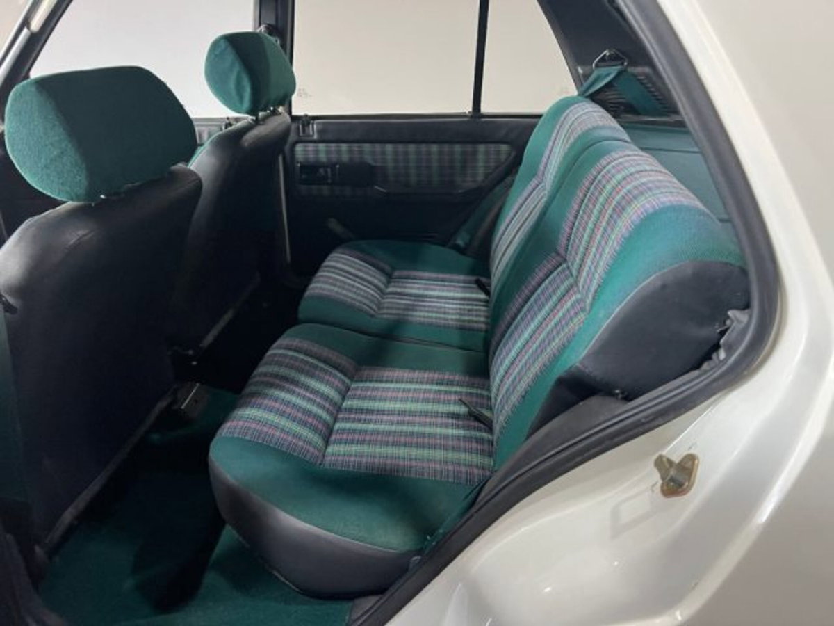 Peugeot 205 5 porte Open (11)