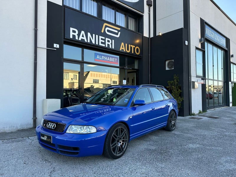 Audi A4 Avant 3.2 V6 mult.