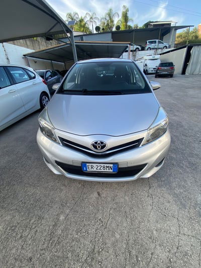 Toyota Yaris 1.D-4D 5 porte Lounge usata
