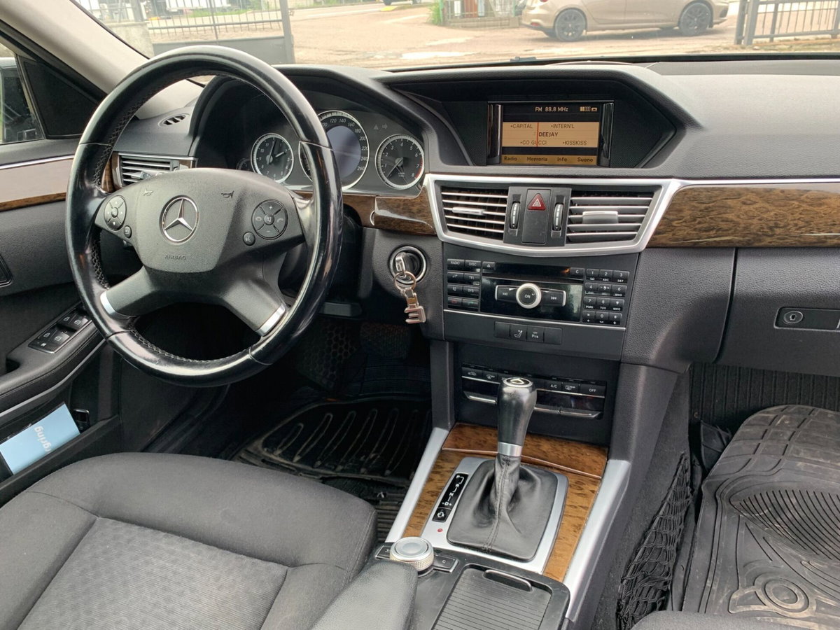 Mercedes-Benz Classe E 200 NGT BlueEFFICIENCY Executive (15)