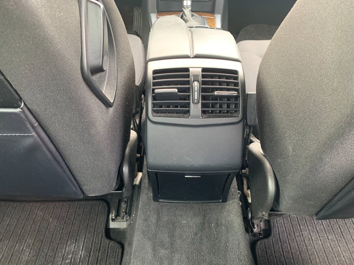 Mercedes-Benz Classe E 200 NGT BlueEFFICIENCY Executive (17)
