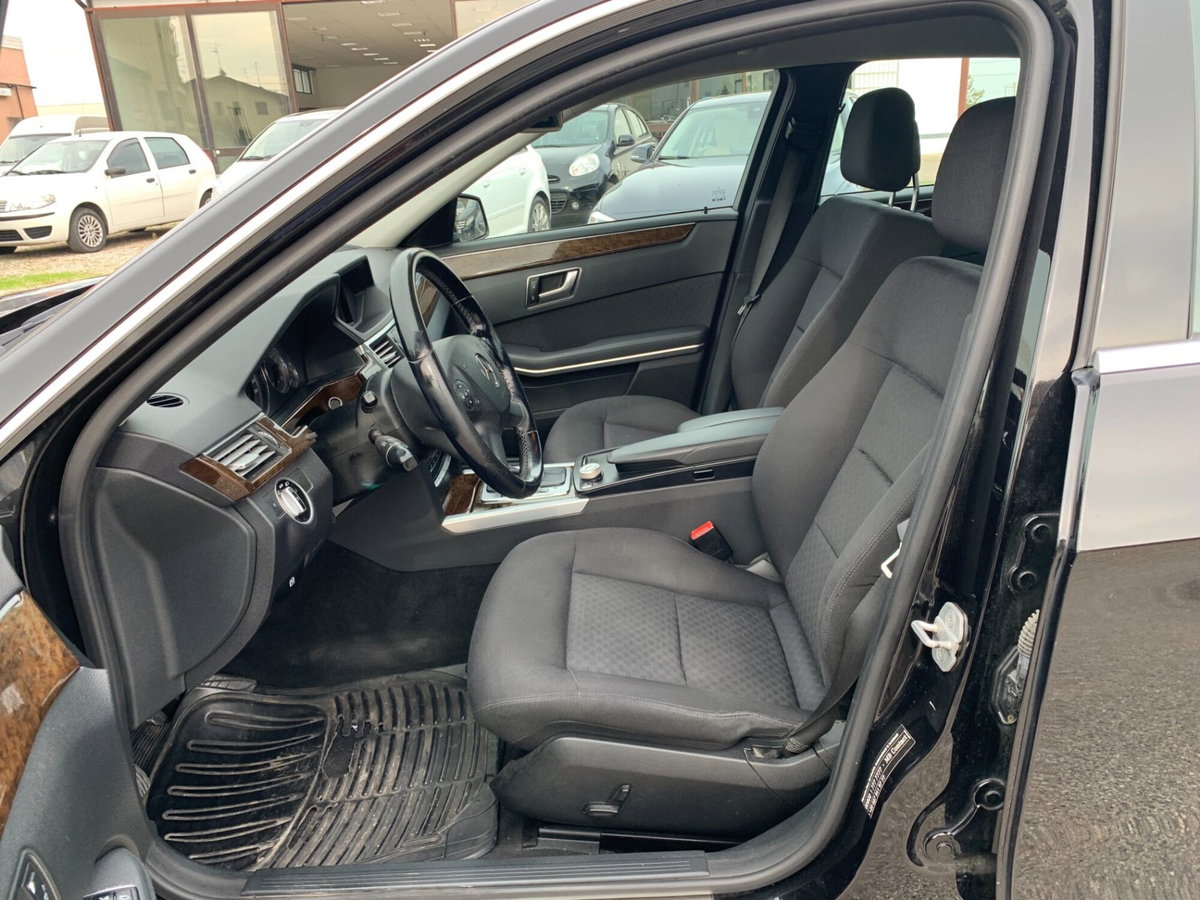 Mercedes-Benz Classe E 200 NGT BlueEFFICIENCY Executive (19)