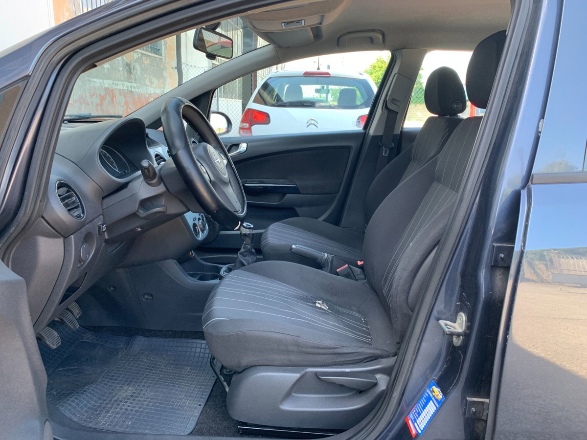 Opel Corsa 1.2 5 porte Enjoy (11)