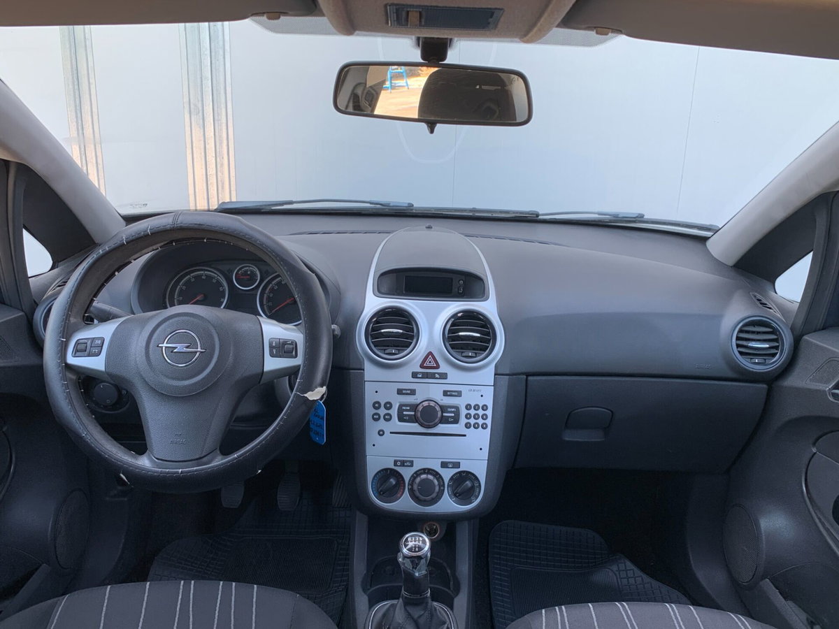 Opel Corsa 1.2 5 porte Enjoy (16)