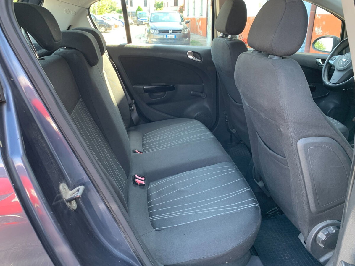 Opel Corsa 1.2 5 porte Enjoy (17)