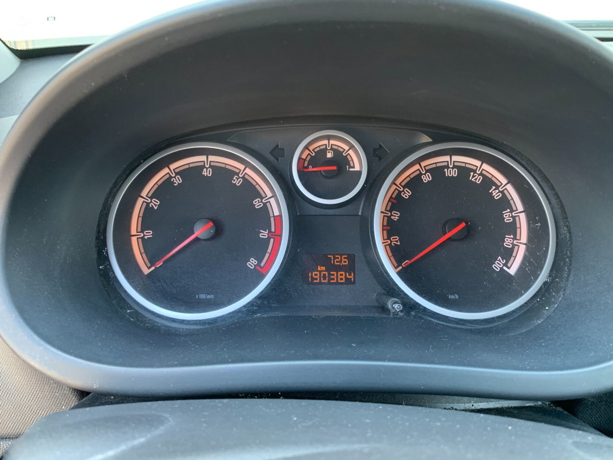 Opel Corsa 1.2 5 porte Enjoy (19)