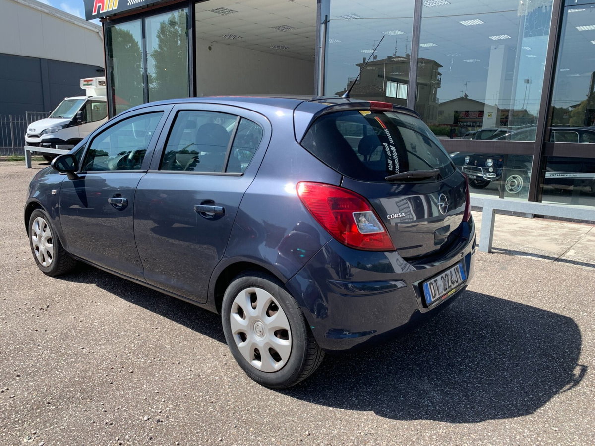 Opel Corsa 1.2 5 porte Enjoy (3)
