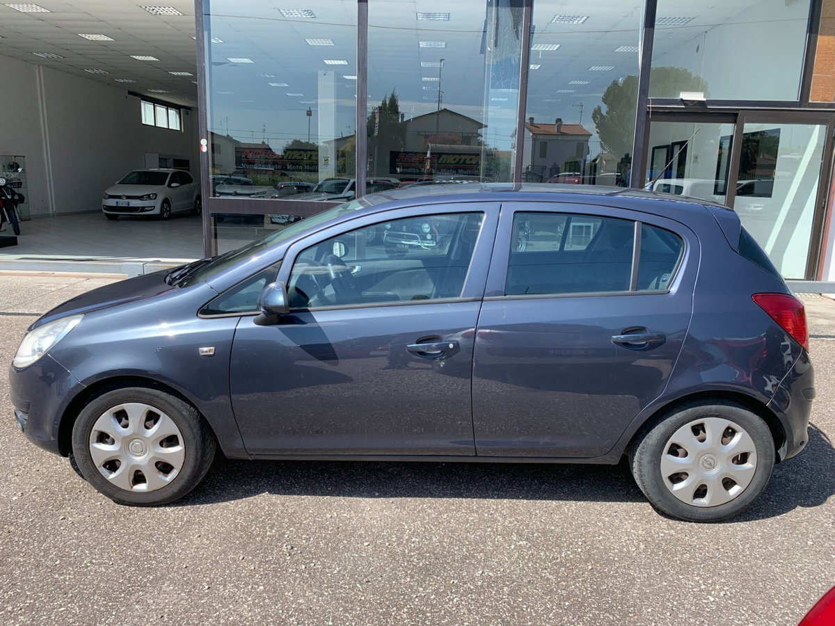 Opel Corsa 1.2 5 porte Enjoy (4)