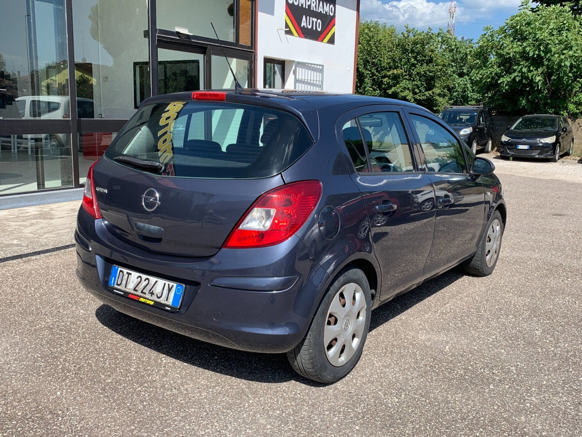 Opel Corsa 1.2 5 porte Enjoy (9)