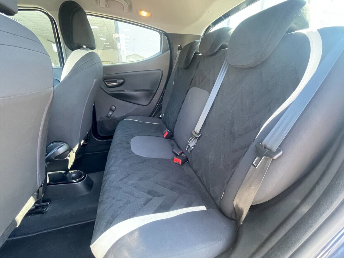 Lancia Ypsilon 1.2 69 CV 5 porte GPL Ecochic Silver (10)