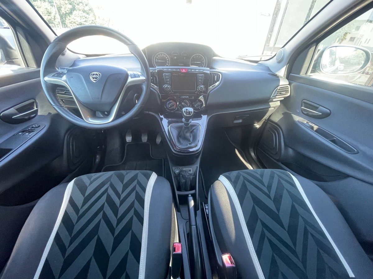 Lancia Ypsilon 1.2 69 CV 5 porte GPL Ecochic Silver (11)