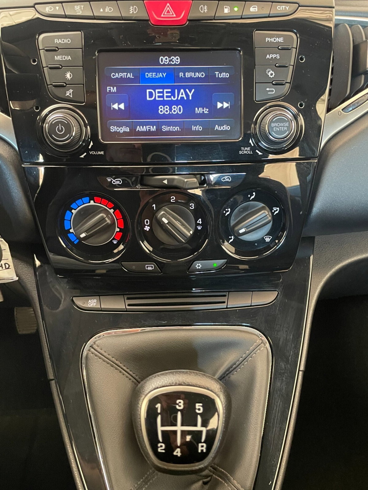 Lancia Ypsilon 1.2 69 CV 5 porte GPL Ecochic Silver (15)
