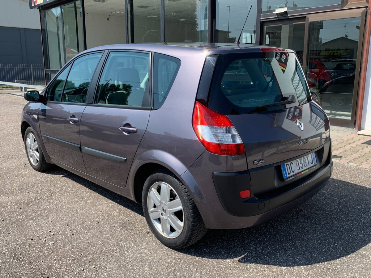 Renault Scenic E-Tech Electric 1.5 dCi/105CV Confort (5)