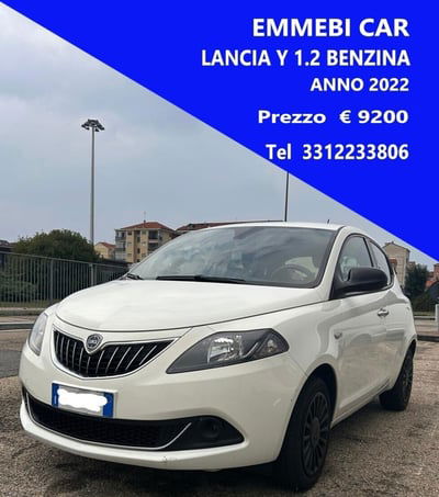 Lancia Ypsilon 1.0 FireFly 5 porte S&S Hybrid Ecochic Silver usata