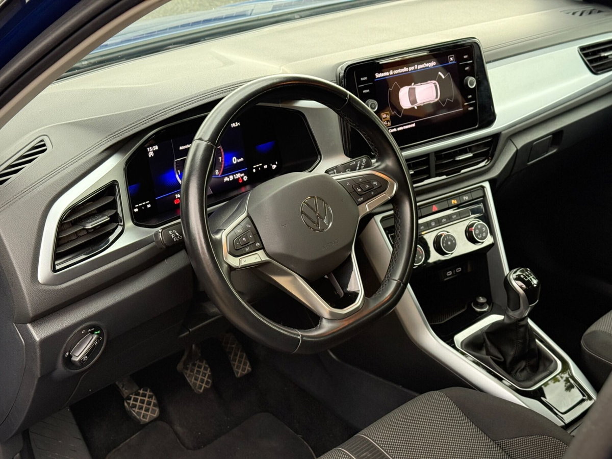 Volkswagen T-Roc 1.0 TSI Life (9)