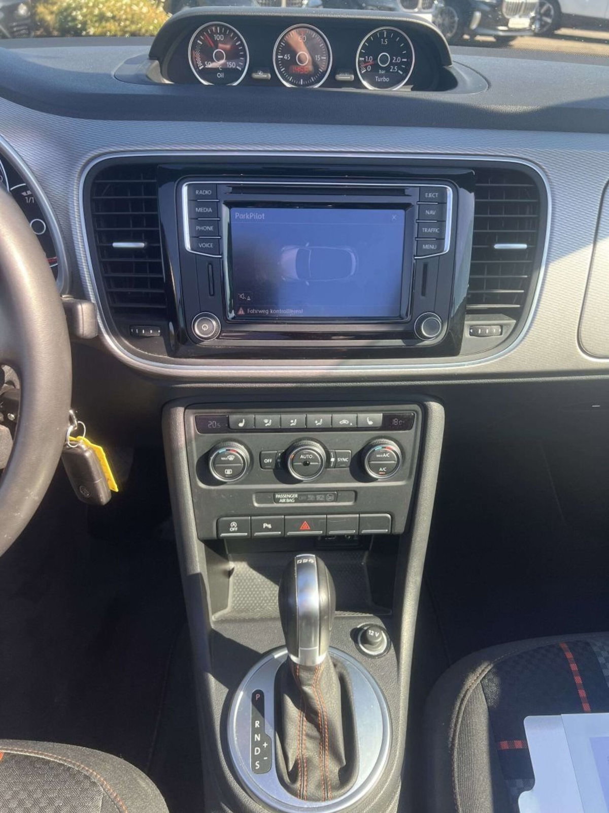 Volkswagen Maggiolino Cabrio 1.2 TSI Design BlueMotion Technology (6)
