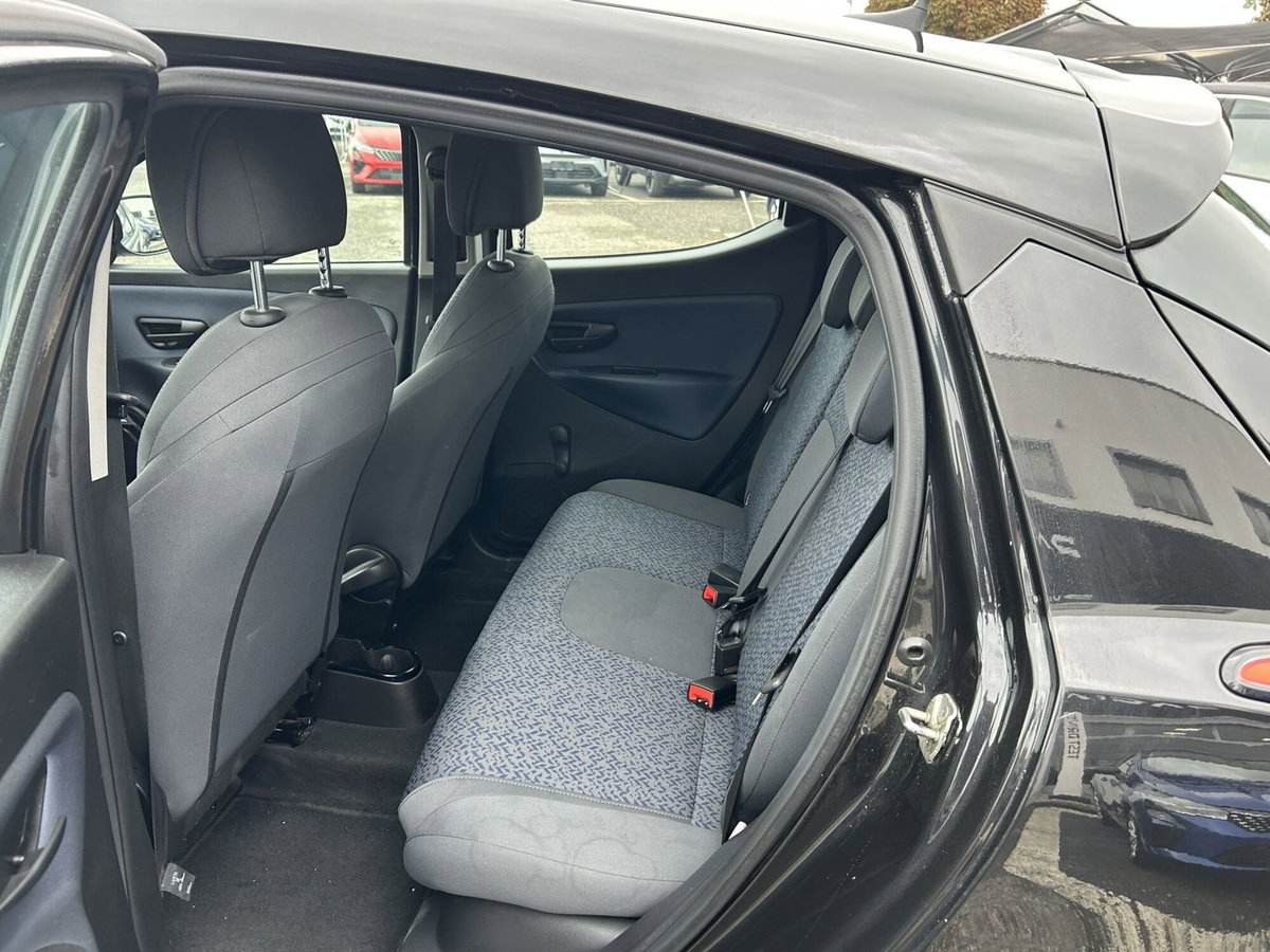 Lancia Ypsilon 1.0 FireFly 5 porte S&S Hybrid Ecochic Gold (6)