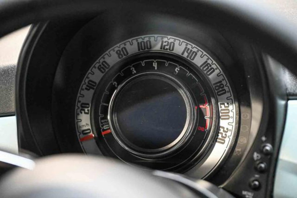 Fiat 500 1.0 Hybrid Cult (15)
