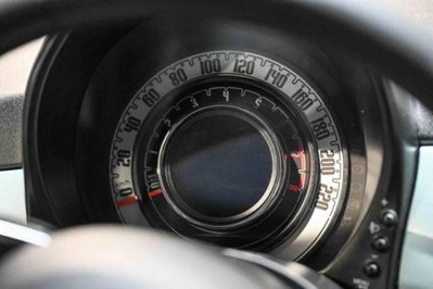 Fiat 500 1.0 Hybrid Cult (15)