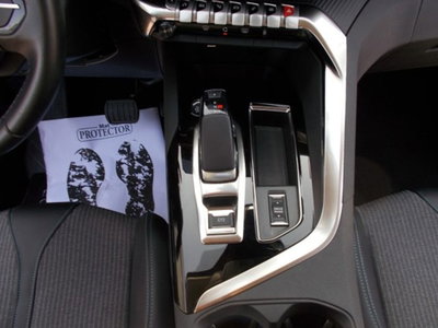 Peugeot 3008 Hybrid 225 e-EAT8 Allure (15)